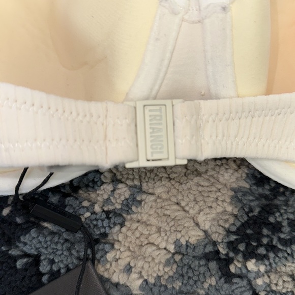 White stripe swimsuit set. - Picture 10 of 10